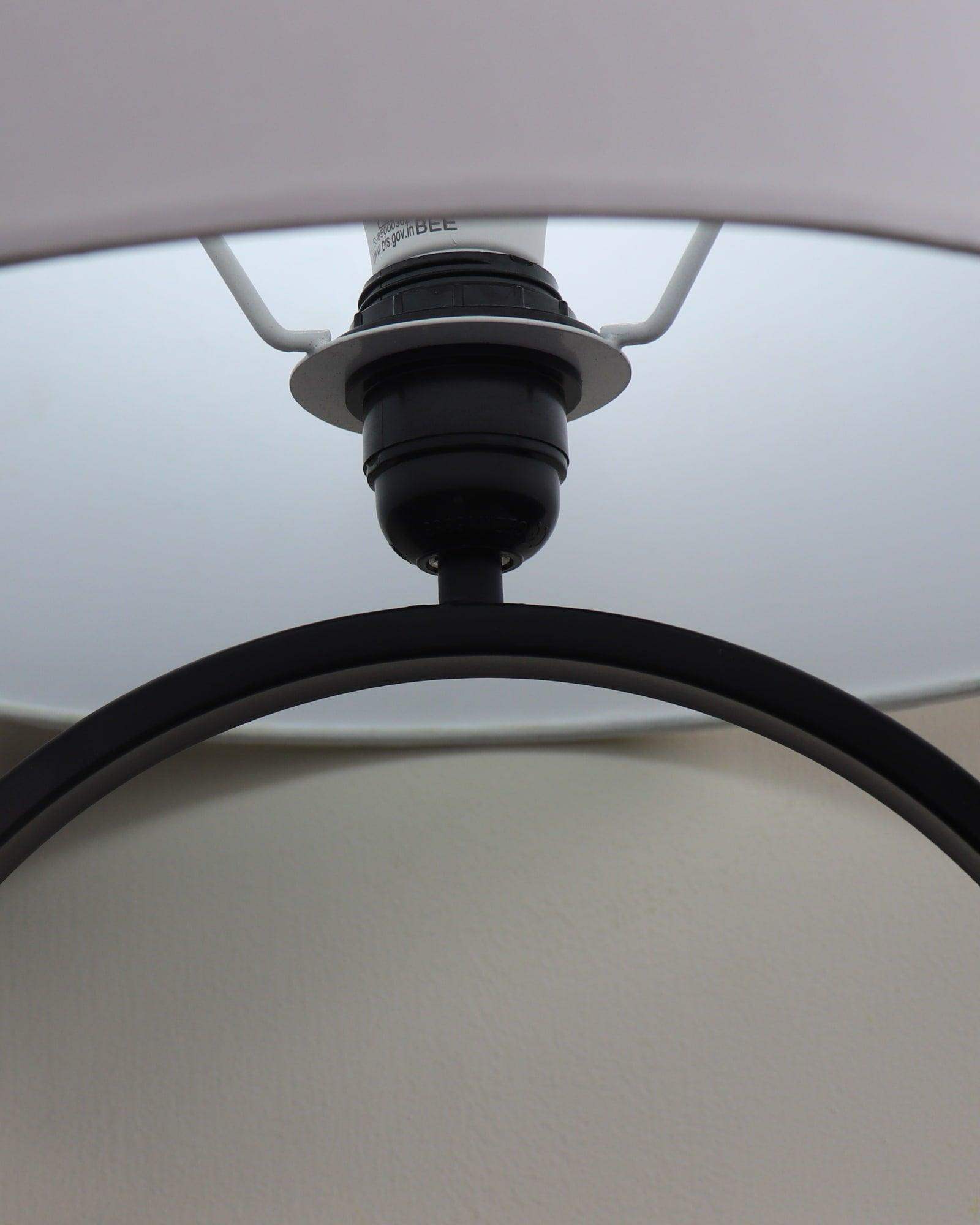 The ARC Table lamp - LOOSEBUCKET
