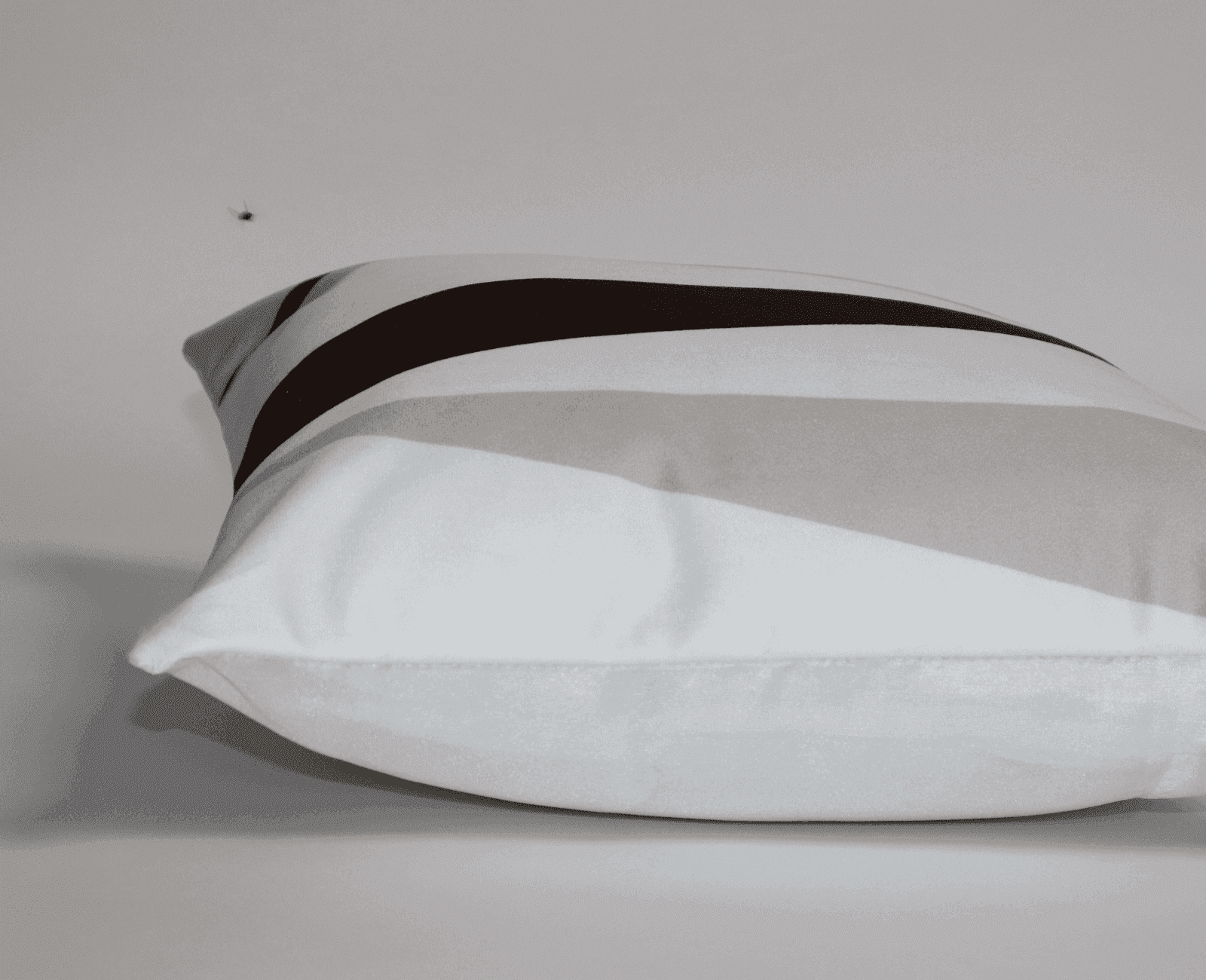 The Textured Black & White Cushion Covers - LOOSEBUCKET