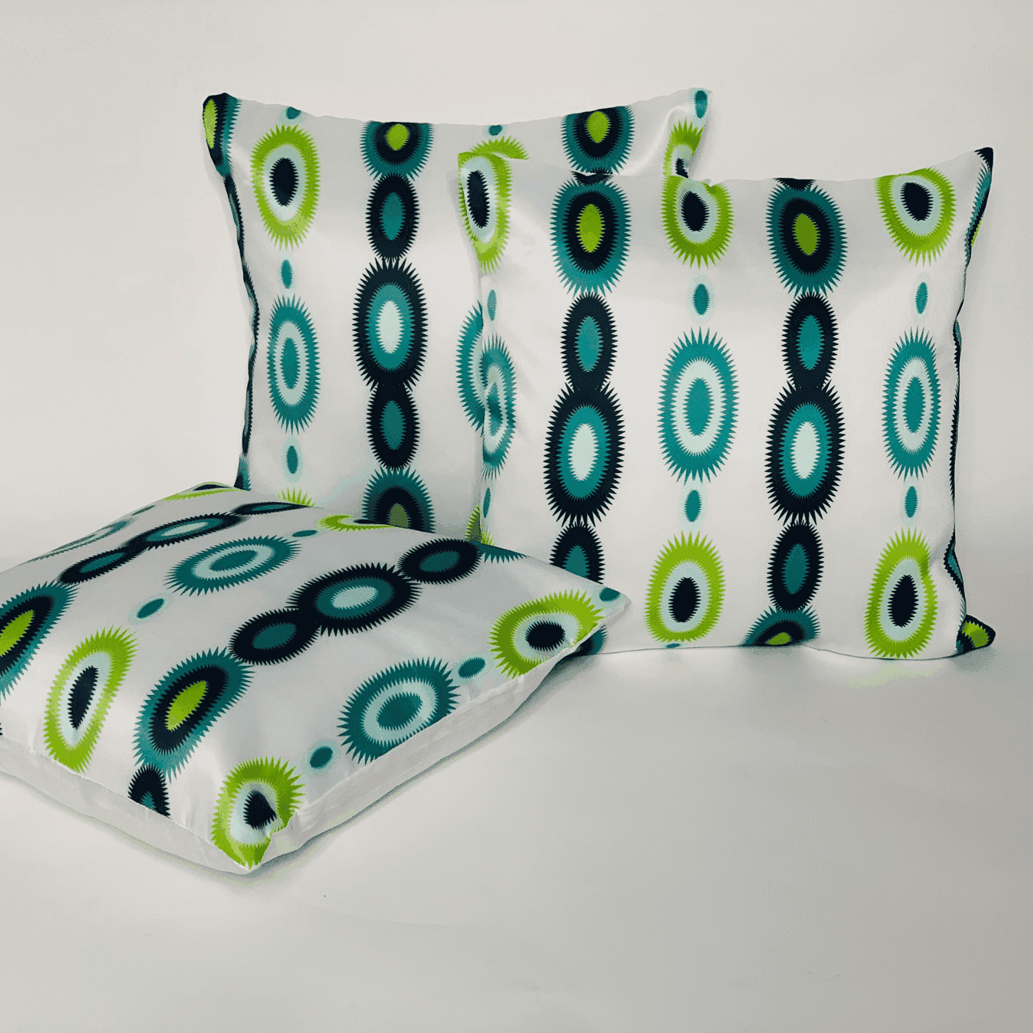 The Blissful Cushion covers - LOOSEBUCKET