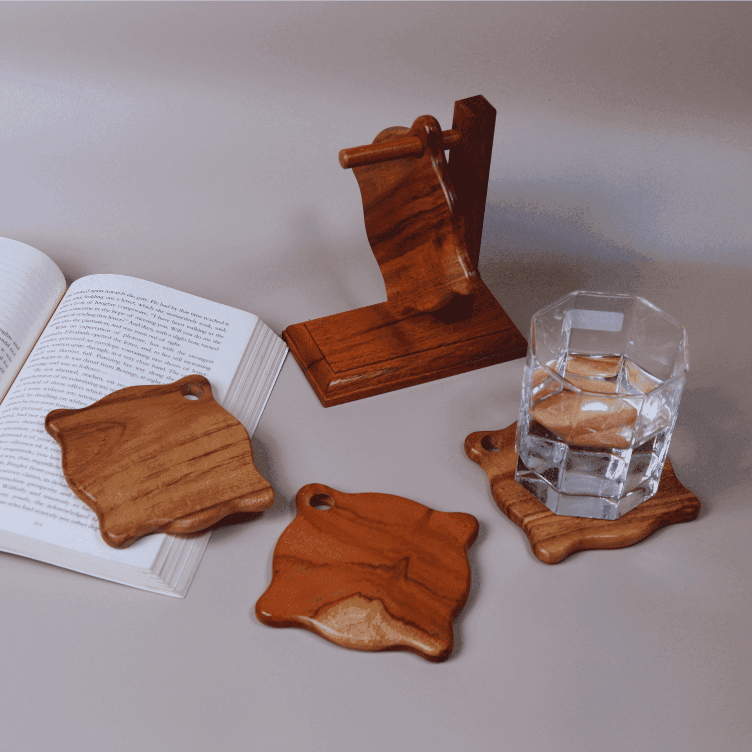 The Curvy Figure Acacia wood Table coasters - LOOSEBUCKET
