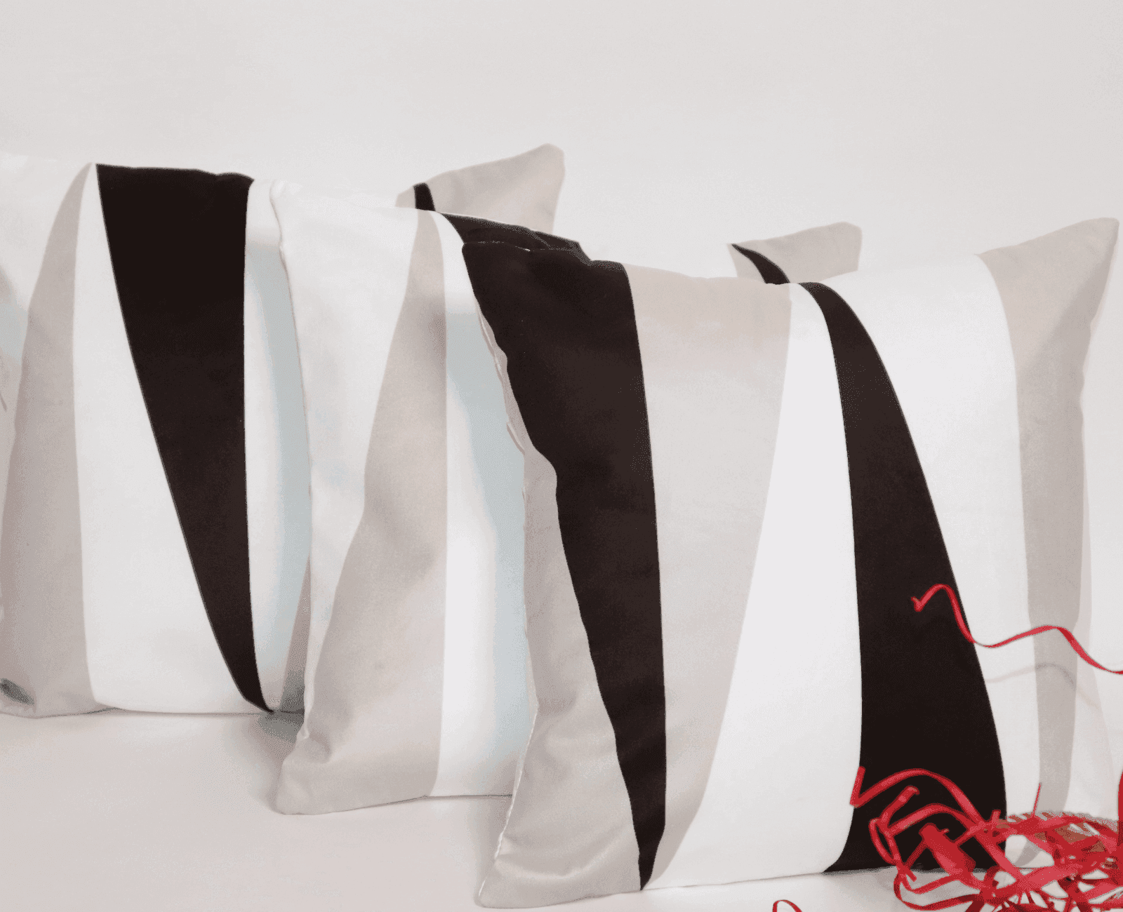 The Textured Black & White Cushion Covers - LOOSEBUCKET