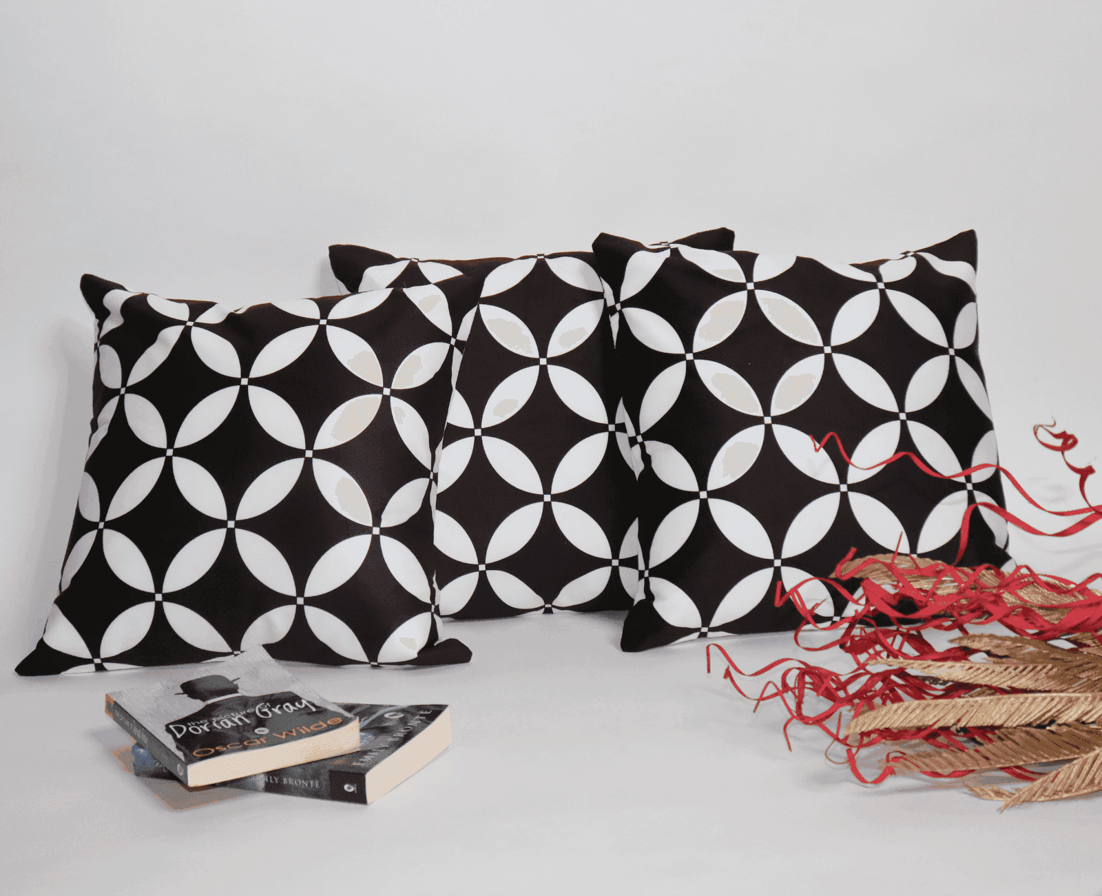 The Black Luxury Cushion cover - LOOSEBUCKET