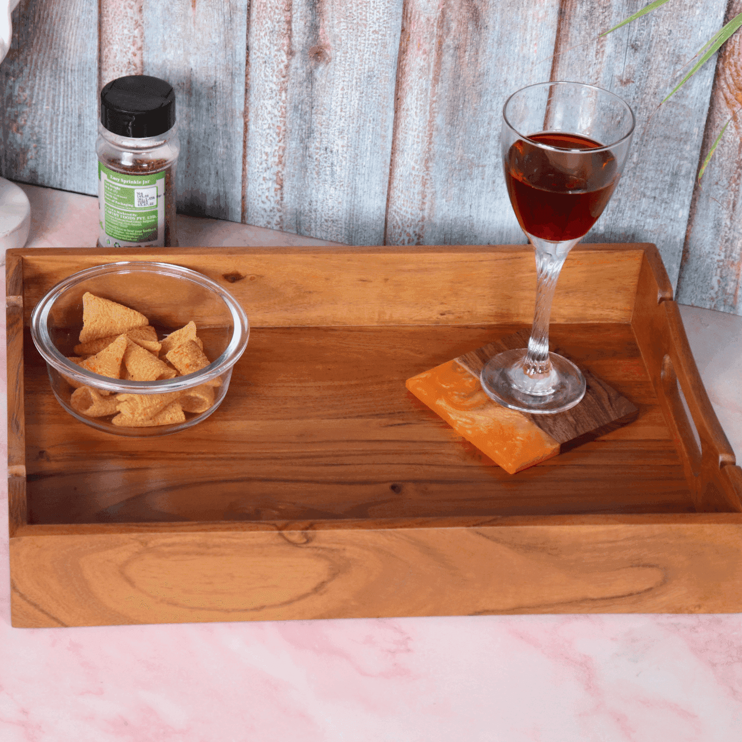 The Curvy Rule Acacia wood serving tray - LOOSEBUCKET