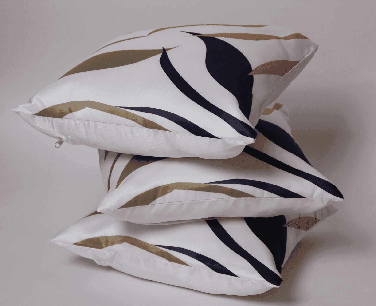 The Royal Pink Cushion Cover - LOOSEBUCKET