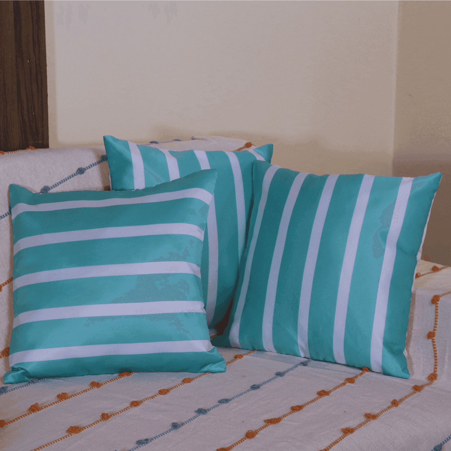 The Cyan Cuddle (5 set Cushion Covers) - LOOSEBUCKET
