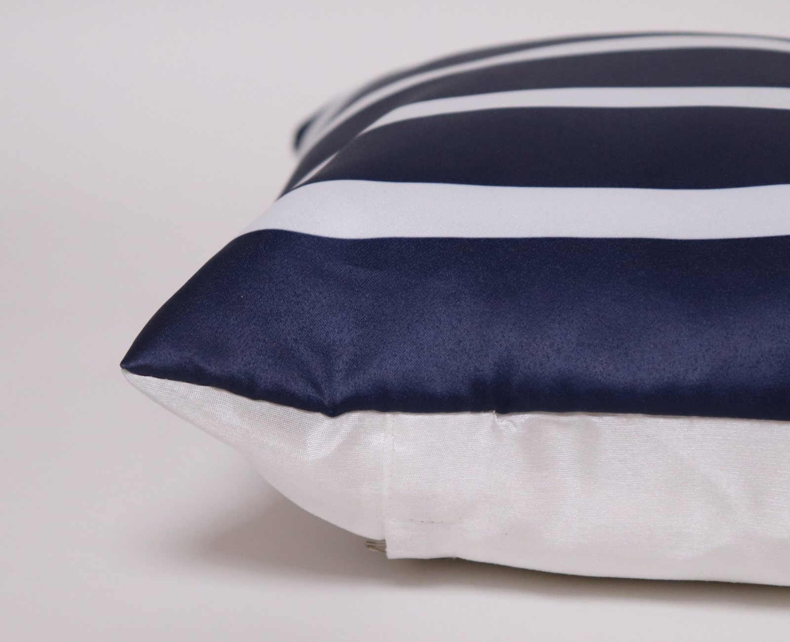 The Blue Elegant Cushion Covers - LOOSEBUCKET