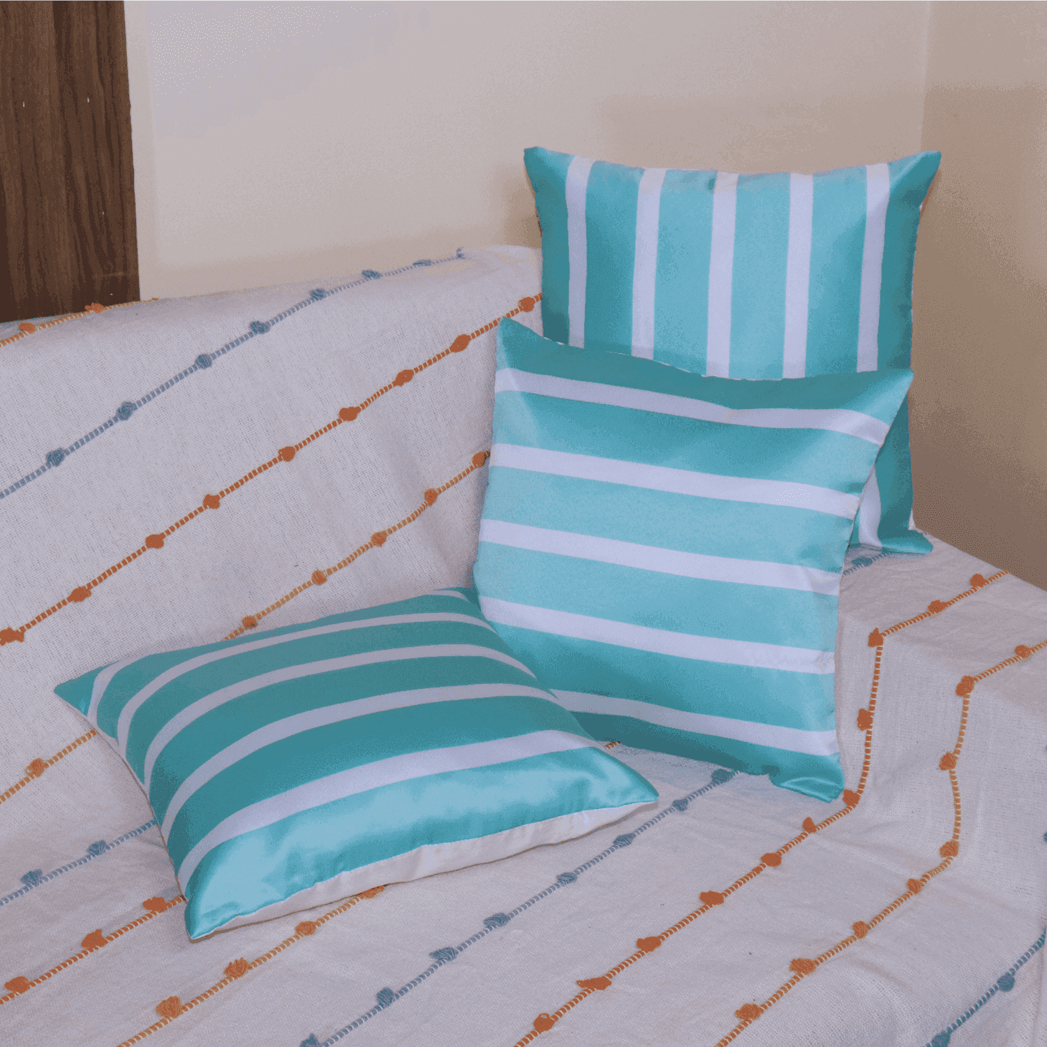 The Cyan Cuddle (5 set Cushion Covers) - LOOSEBUCKET