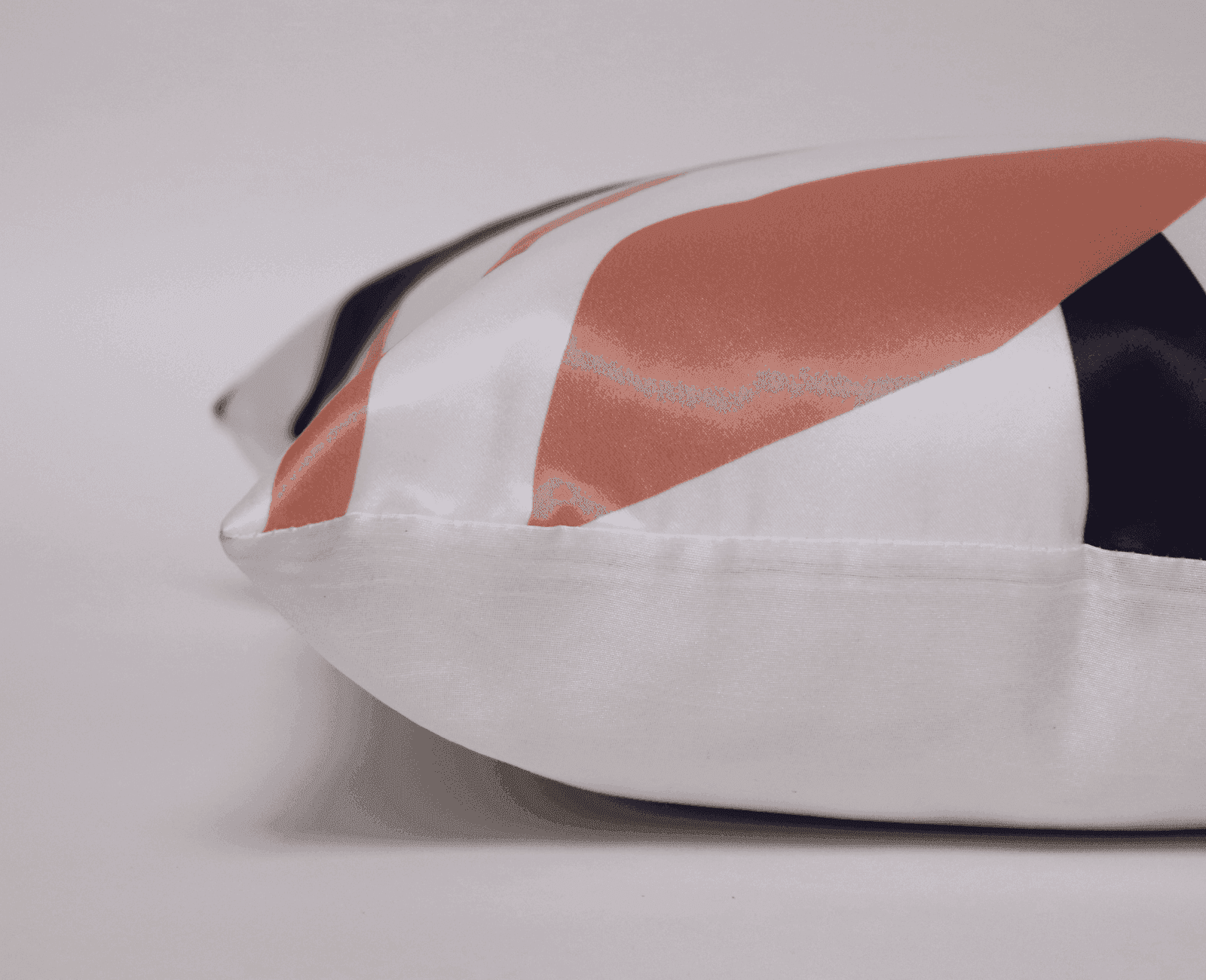 The Royal Pink Cushion Cover - LOOSEBUCKET