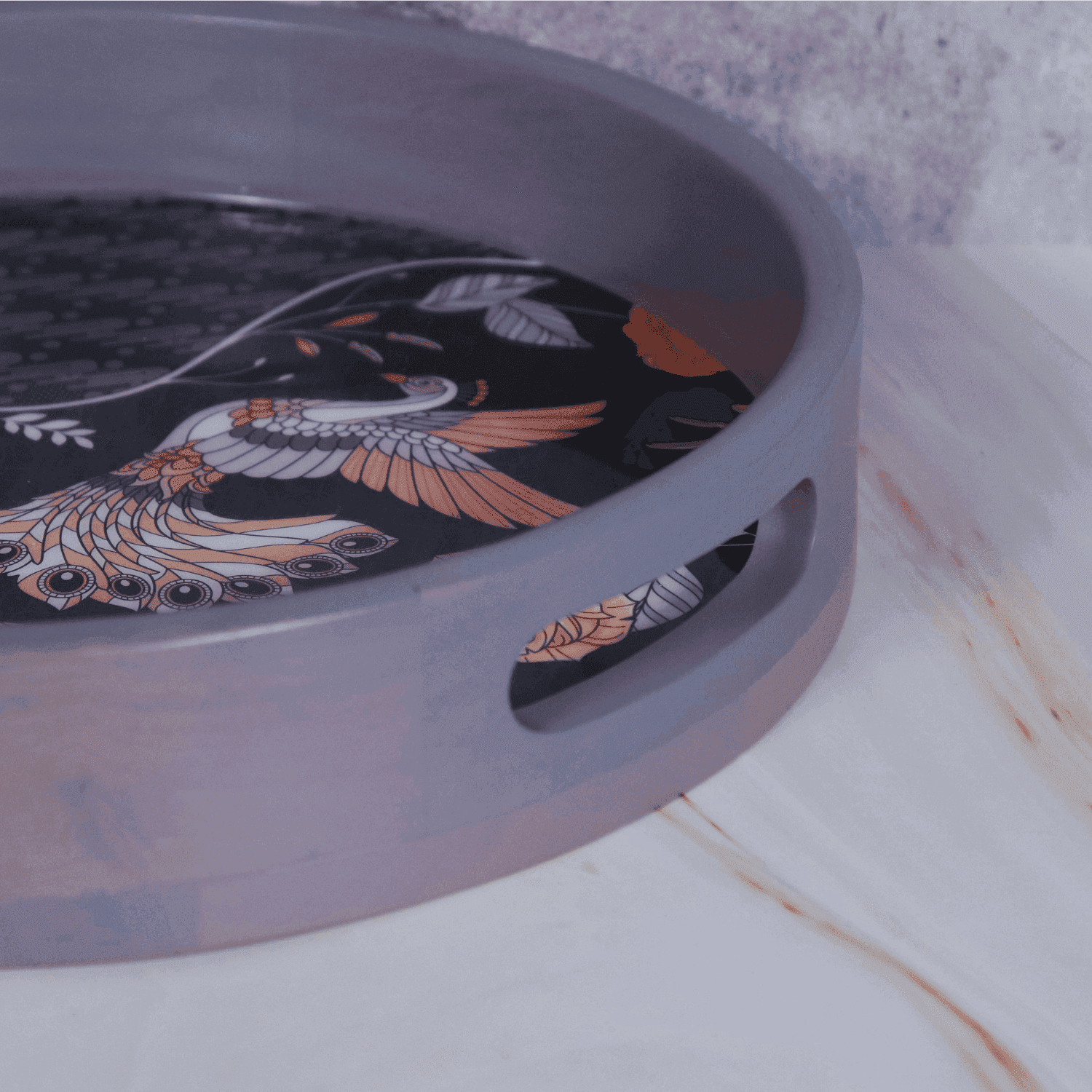 The Batik Mango wood Round Serving Tray - LOOSEBUCKET