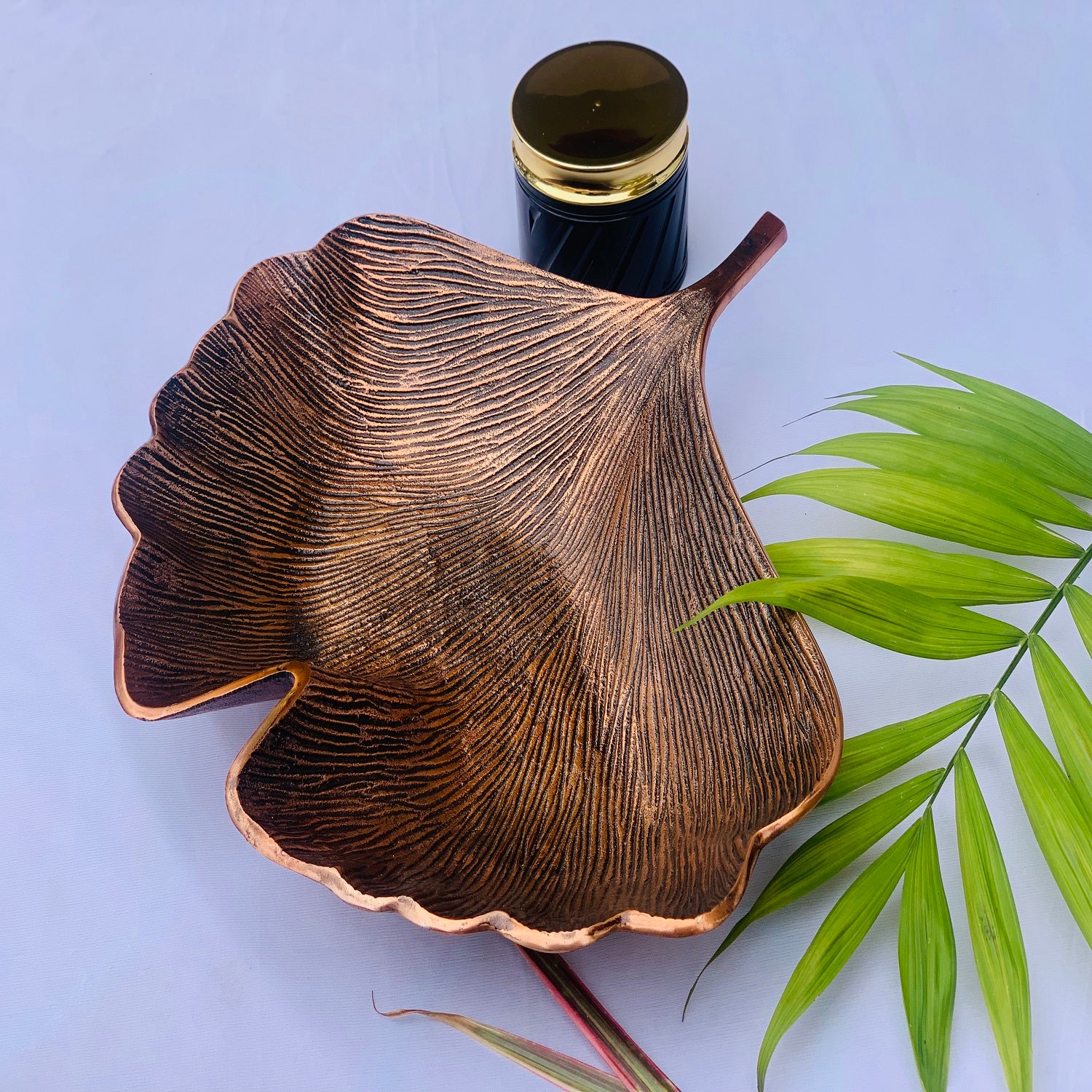 Lotus Leaf Metal Basket Copper antique - LOOSEBUCKET