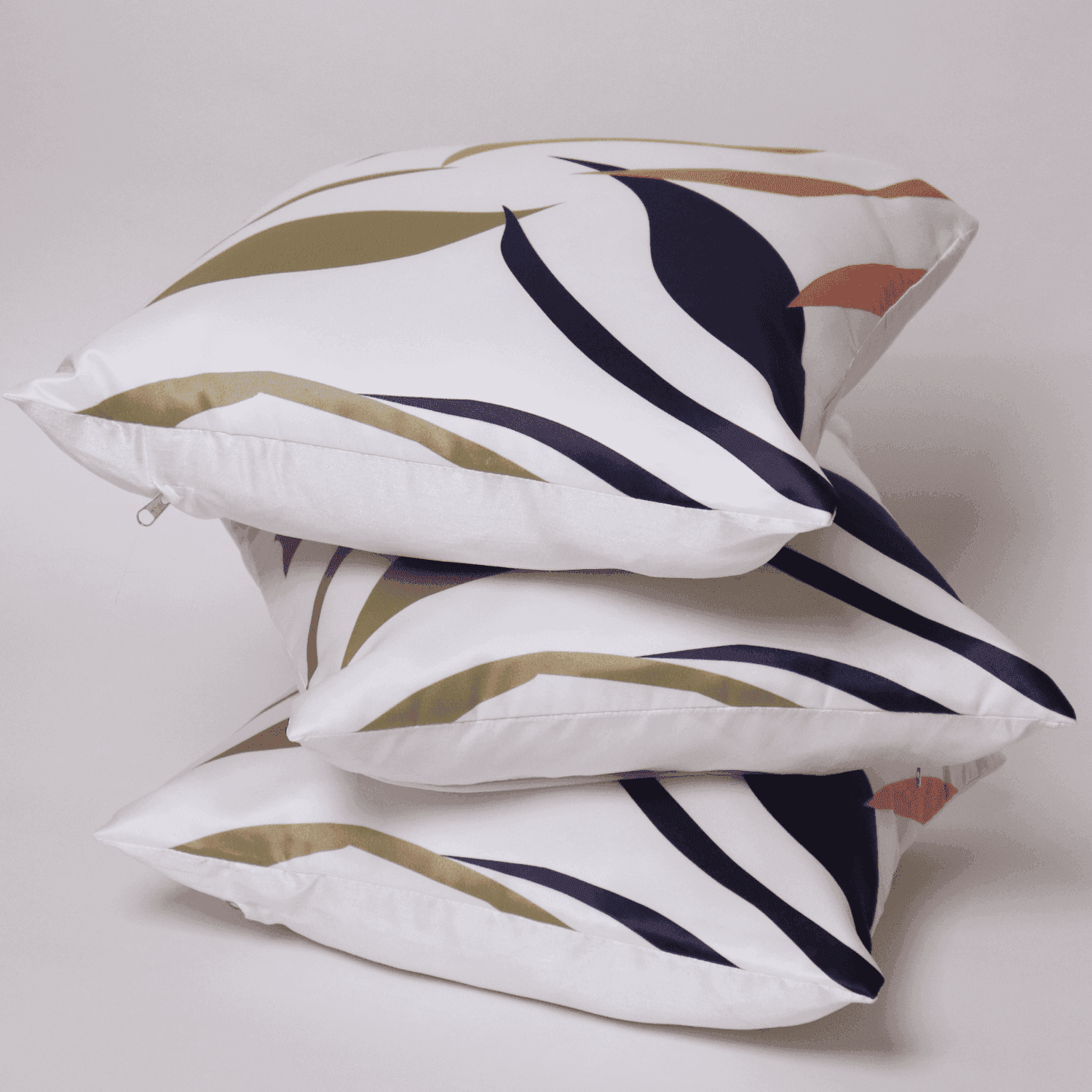 The Royal Pink Cushion Cover - LOOSEBUCKET